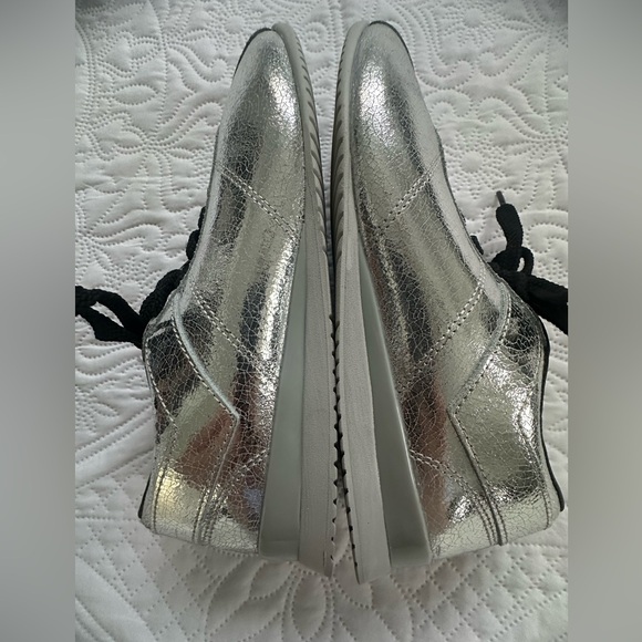 Women's Silver PONY sneakers, Size 8 M - Picture 6 of 10